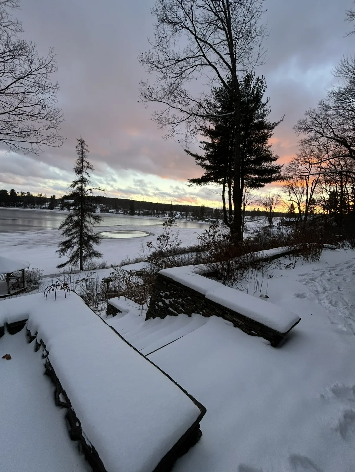 Christmas in a cabin: the quiet week.